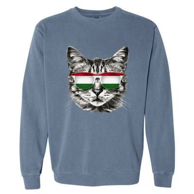 Hungarian Flag Cat Owner Souvenirs Products Kitten Hungary Garment-Dyed Sweatshirt