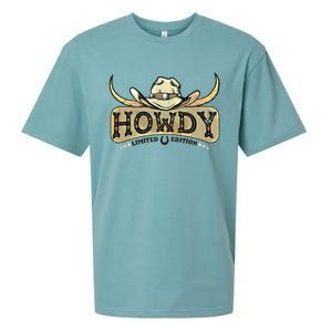 Howdy Funny Cow Western Rodeo Horse Lover Cool Gift Sueded Cloud Jersey T-Shirt