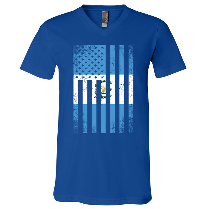 Half Guatemalan Flag Vintage American Inside Me Usa Gift Cute Gift V-Neck T-Shirt