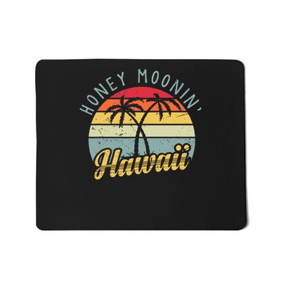 Hawaiian Honeymoon And Newlyweds At Hawaii Or Just Maui Mousepad