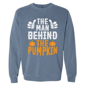 Hilarious Halloween Pumpkin Enthusiast for Dads and Husbands Garment-Dyed Sweatshirt