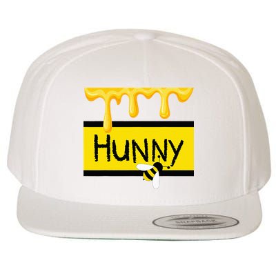 Hunny Jar Simulating With Dripping Honey And A Bee Wool Snapback Cap