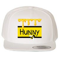 Hunny Jar Simulating With Dripping Honey And A Bee Wool Snapback Cap