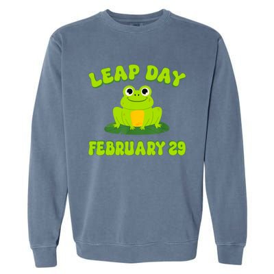 Happy Leap Day Year 2024 February 29th Funny Frog Lovers Garment-Dyed Sweatshirt