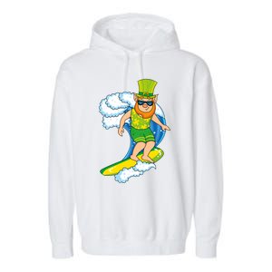 Hawaiian Leprechaun St Patricks Day Surfing Leprechaun Cute Gift Garment-Dyed Fleece Hoodie