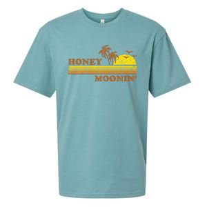 Honey Moonin Beach Honeymoon Vacation Women Couples Gift Sueded Cloud Jersey T-Shirt