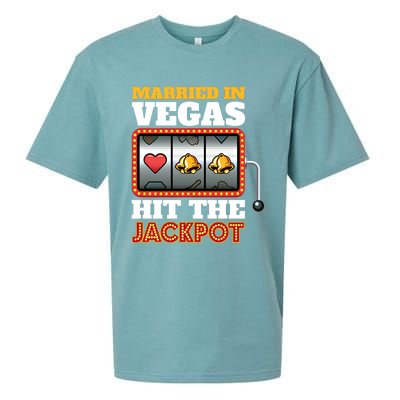 Hitched Married In Vegas And Lucky With Love Gamble Cute Gift Sueded Cloud Jersey T-Shirt