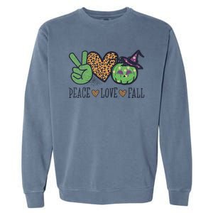 Halloween Peace Love Fall Pumpkin Hearts Green Gift Garment-Dyed Sweatshirt