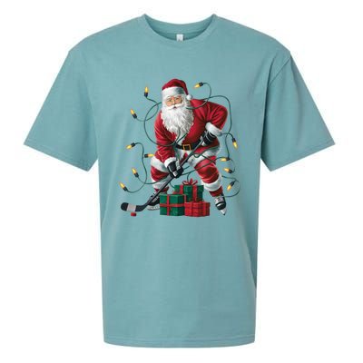 Hockey Player Xmas Lighting Santa Playing Hockey Christmas Gift Sueded Cloud Jersey T-Shirt