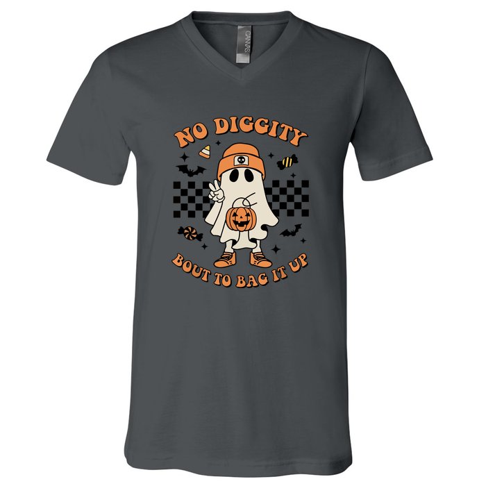 Halloween Retro Groovy Ghost No Diggity Bout To Bag It Up Gift V-Neck T-Shirt