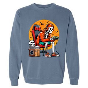 Halloween Skeleton Gamer Funny Video Gaming Halloween Cool Gift Garment-Dyed Sweatshirt