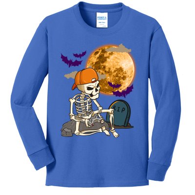 Halloween Skeleton Gamer Playing Video Games In Graveyard Gift Kids Long Sleeve Shirt