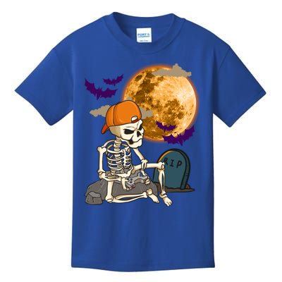 Halloween Skeleton Gamer Playing Video Games In Graveyard Gift Kids T-Shirt