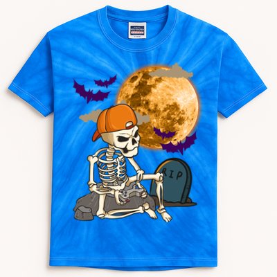 Halloween Skeleton Gamer Playing Video Games In Graveyard Gift Kids Tie-Dye T-Shirt