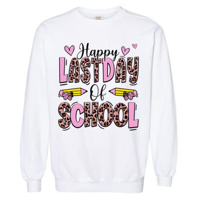 Hello Summer Happy Last Day Of School Leopard Garment-Dyed Sweatshirt