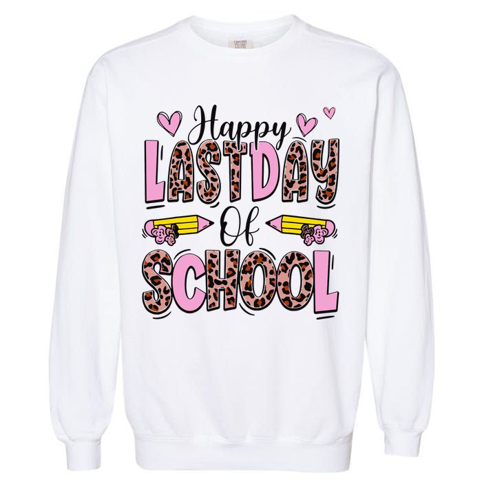 Hello Summer Happy Last Day Of School Leopard Garment-Dyed Sweatshirt