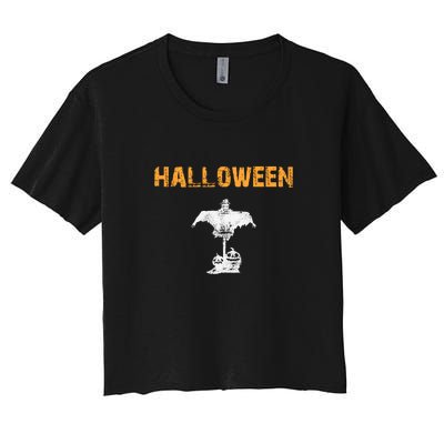 Halloween | Straw Man Bird Chaser Women's Crop Top Tee