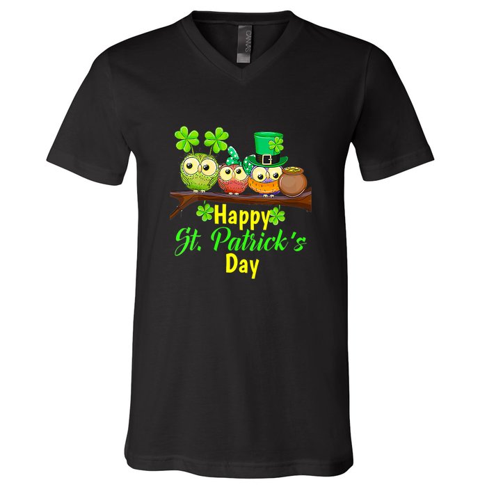 Happy St. Patrick's Day Cute Owls V-Neck T-Shirt