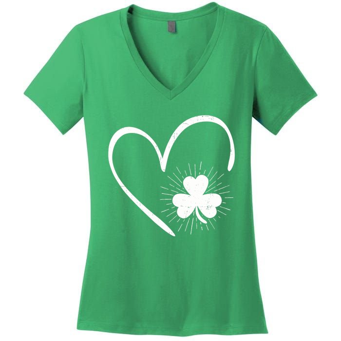 Happy St Patrick's Day Irish Shamrock Heart Family Lucky Day Women's V-Neck T-Shirt