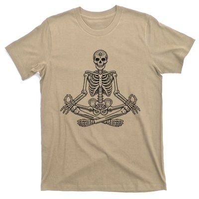 Halloween Skull Yoga Meditation Meditating Skeleton Meditate T-Shirt