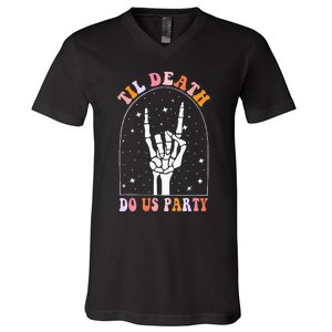 Halloween Til Death Do Us Party Retro Bachelorette Matching V-Neck T-Shirt