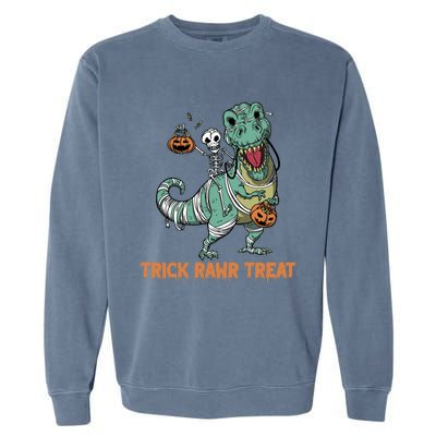 Halloween Trex Tgiftrex Trick Rawr Treat Funny Dinosaur Mummy Gift Garment-Dyed Sweatshirt