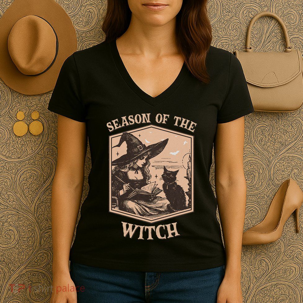 Halloween Witch Costume Salem Witch 1692 They Missed One Women's V-Neck T-Shirt