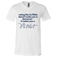 Harris Walz DoesnT Make You A Democrat V-Neck T-Shirt