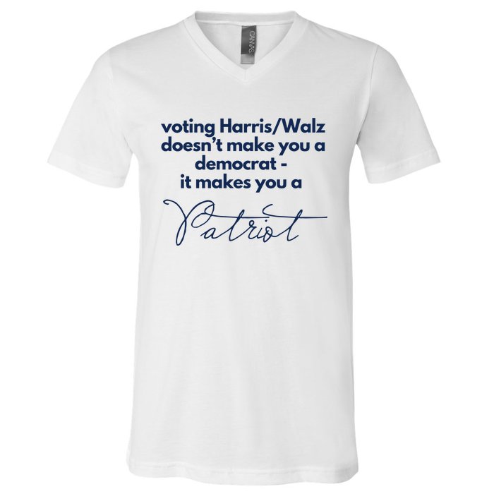 Harris Walz DoesnT Make You A Democrat V-Neck T-Shirt