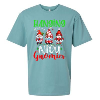 Hanging With My Nicu Gnomies Cute Xmas Lights Gnome Nurse Sueded Cloud Jersey T-Shirt