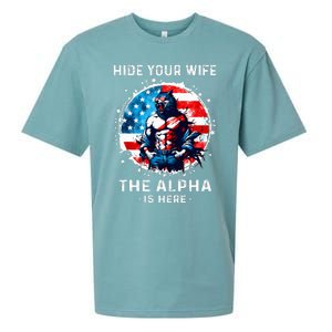 Hide Your Wife The AlphaS Here Usa Meme Werewolf Meme Sueded Cloud Jersey T-Shirt