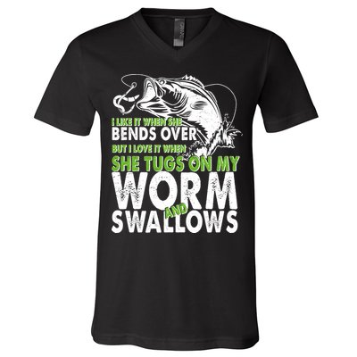 I Like It When She Bends Over Fishing Bait V-Neck T-Shirt