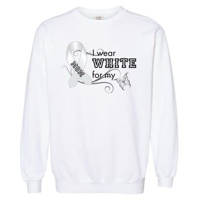 I Wear White For My Mom Lung Cancer Awareness Garment-Dyed Sweatshirt