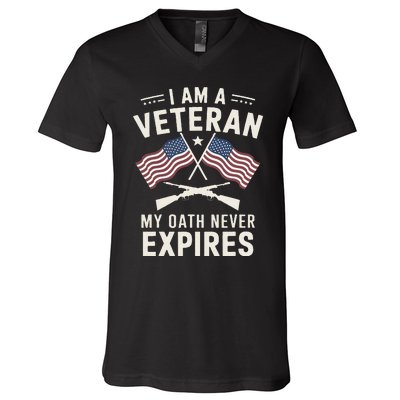 I Am A Veteran My Oath Never Expires Veteran Day Dad Grandpa V-Neck T-Shirt