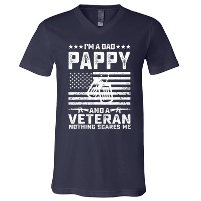 I'm a Dad Pappy and a Veteran nothing scares me Funny Gifts V-Neck T-Shirt