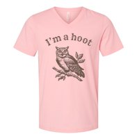 IM A Hoot Owl Bird Pun Sarcastic Jokes V-Neck T-Shirt