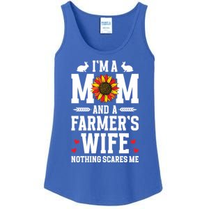 IM A Mom And A FarmerS Wife Of A Farmer Wife Farm Wife Gift Ladies Essential Tank