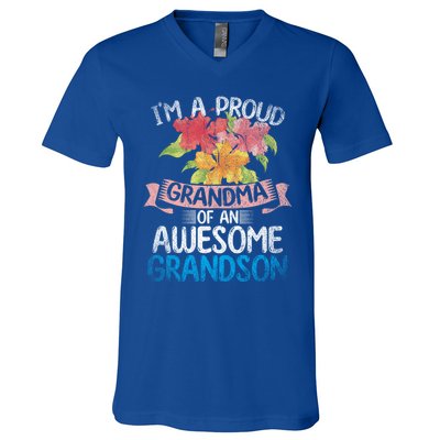 Im A Proud Grandma Of An Awesome Grandson Floral Grandma Cute Gift V-Neck T-Shirt