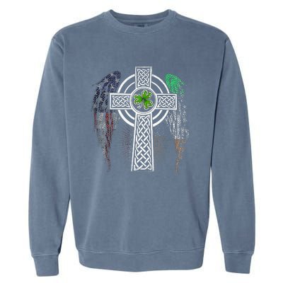 Irish American USA Flag Celtic Cross St Patricks Day Garment-Dyed Sweatshirt