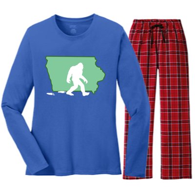 Iowa Bigfoot Hunter State Gift Women's Long Sleeve Flannel Pajama Set 