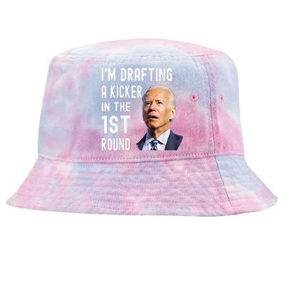 IM Drafting A Kicker In The 1st Round Funny Biden Confused Tie-Dyed Bucket Hat