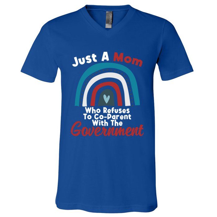 I Don't Coparent With The Governt Respect Freedom Gift V-Neck T-Shirt