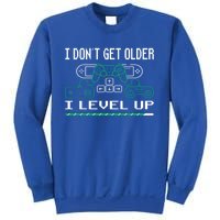 I Don´t Get Older I Level Up Gaming Graphic Gift Sweatshirt