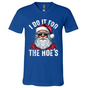 I Do It For The Hoes Funny Santa Claus Face Sunglasses Xmas Funny Gift V-Neck T-Shirt