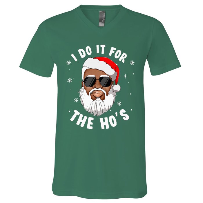 I Do It For The Hos Christmas African American Santa Black V-Neck T-Shirt