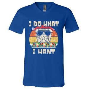 I Do What I Want Olde English Bulldog Retro Christmas Style Gift V-Neck T-Shirt