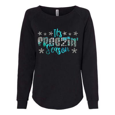 ItS Freezin Season Winter Vibes Cozy Season Christmas Gifts Womens California Wash Sweatshirt