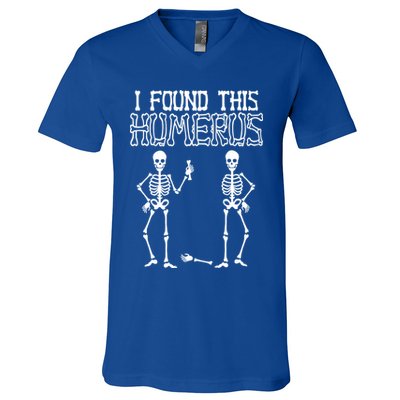 I Found This Humerus Funny Skeleton V-Neck T-Shirt