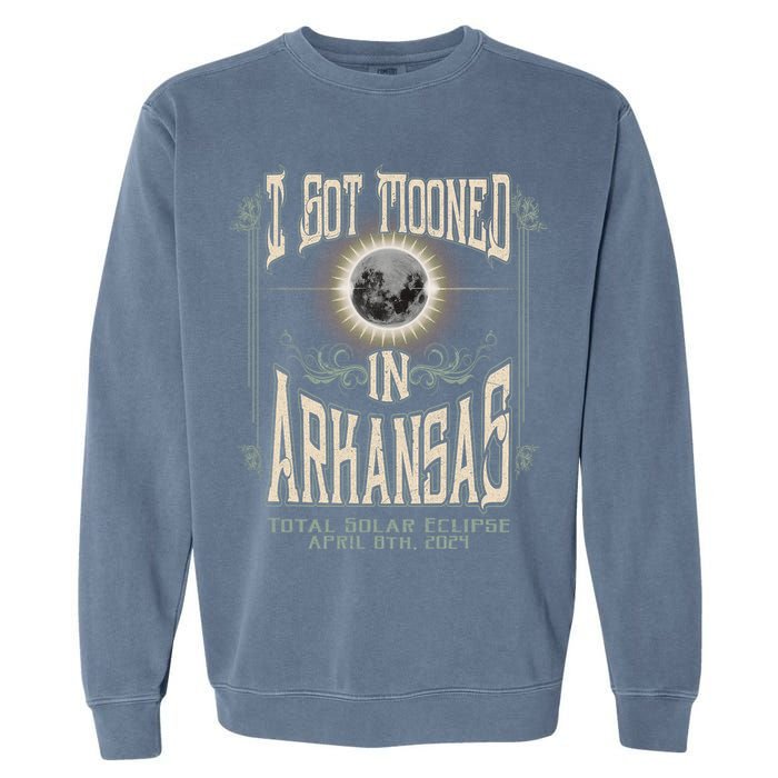 I Got Mooned In Arkansas Total Solar Eclipse 2024 Garment-Dyed Sweatshirt