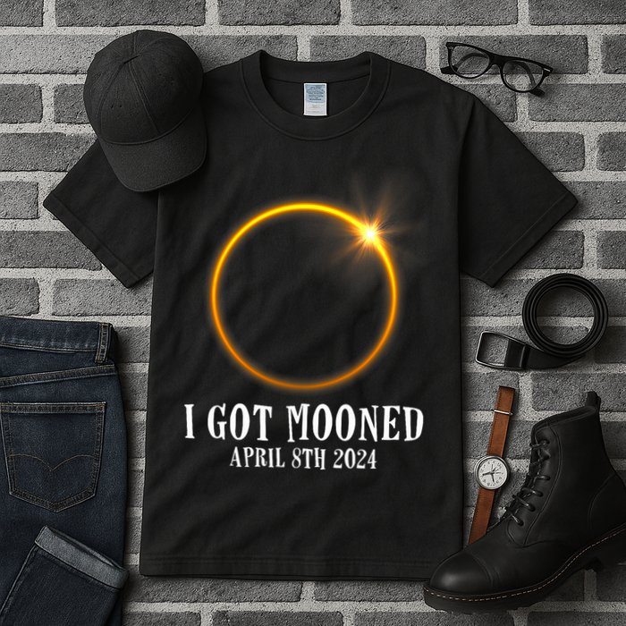I Got Mooned 4.08.24 Total Solar Eclipse 2024 Tall T-Shirt